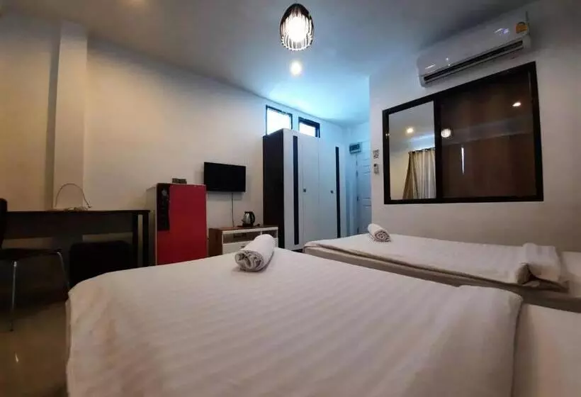 ホテル Debua Mahasarakham