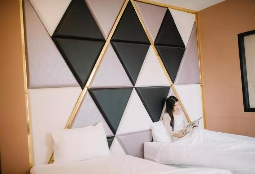 ホテル Debua Mahasarakham