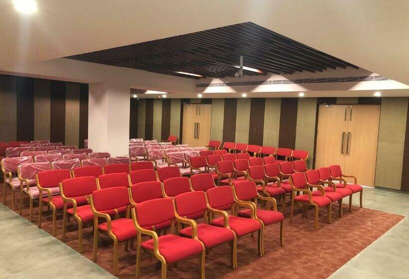 בית מלון כפרי Raj Riveria