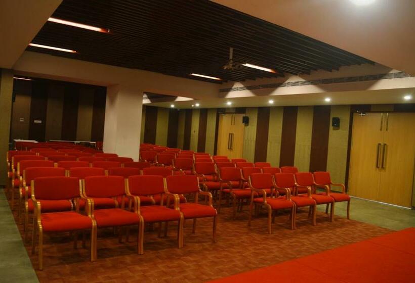 בית מלון כפרי Raj Riveria