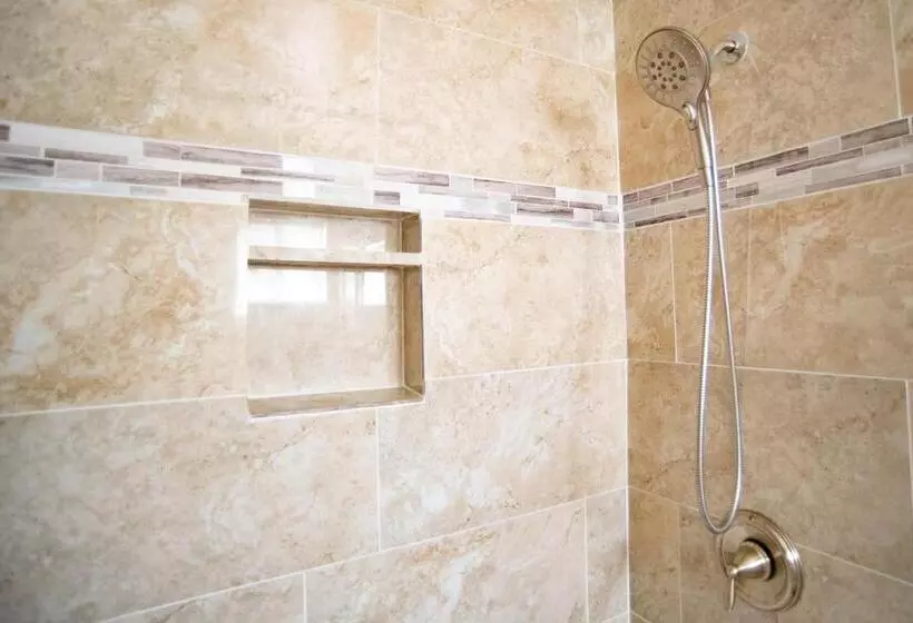 Mt Williamson Motel And Basecamp