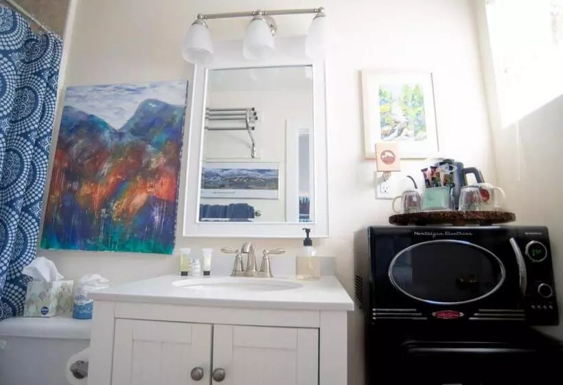 Mt Williamson Motel And Basecamp