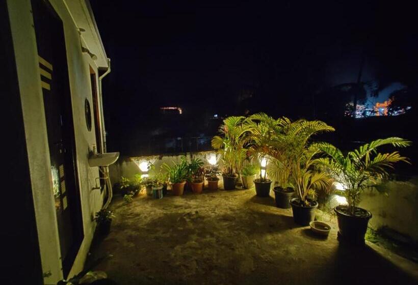 بنسيون Pebble Bay Home Stay