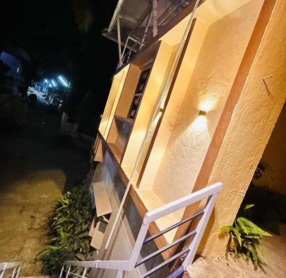 بنسيون Pebble Bay Home Stay