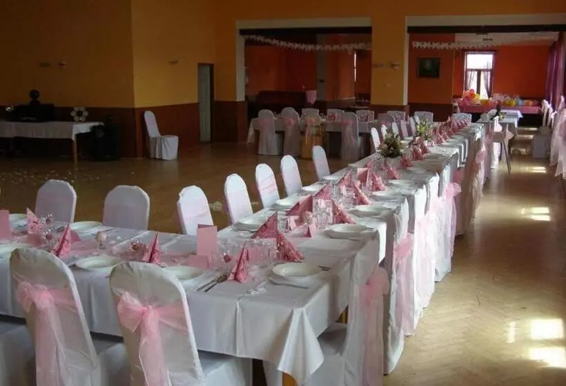 Majatalo Penzion Slanina