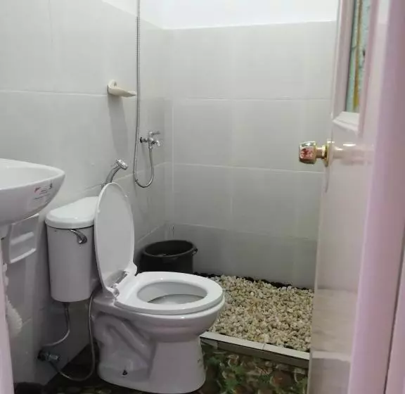 ユースホステル Mil's Hillside Tourist Inn