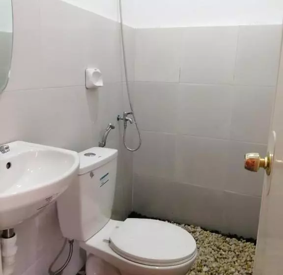 ユースホステル Mil's Hillside Tourist Inn