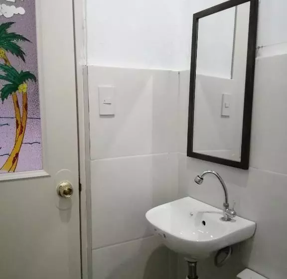 ユースホステル Mil's Hillside Tourist Inn