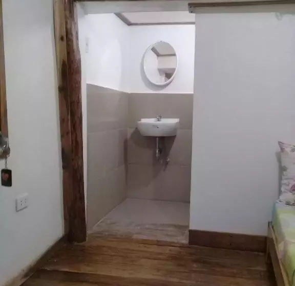 ユースホステル Mil's Hillside Tourist Inn