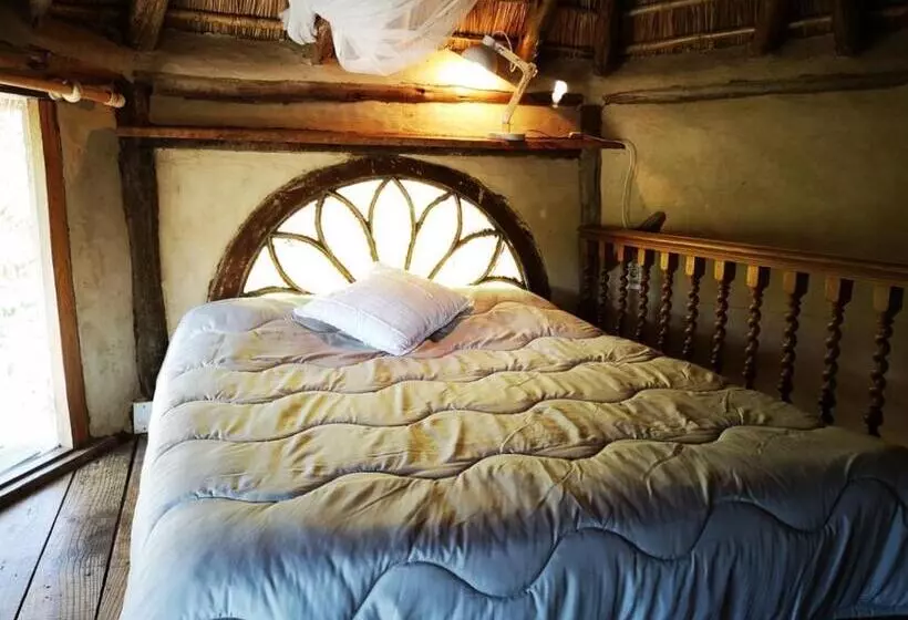 Retkeilymaja Octogono Om Shanti