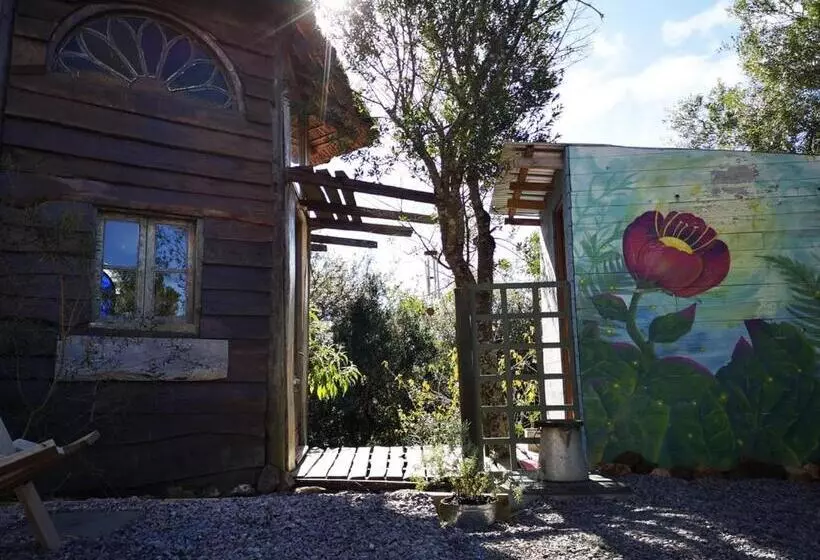 Retkeilymaja Octogono Om Shanti