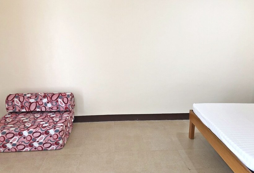 הוסטל Racadisson Tourist Inn