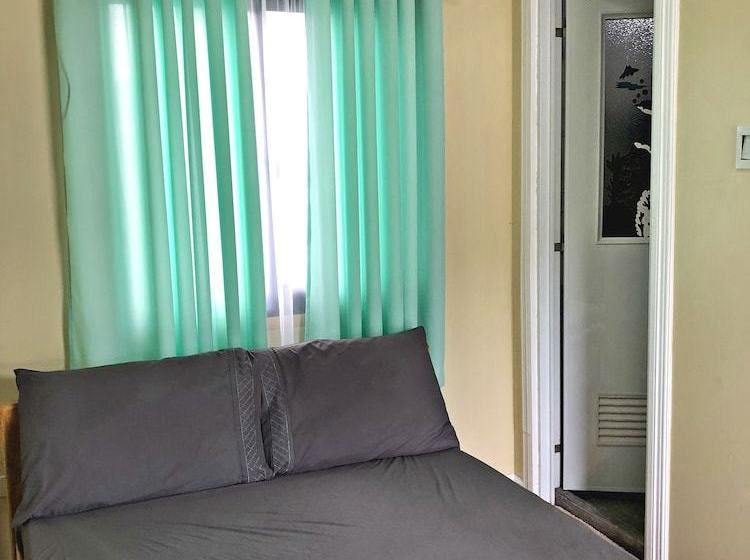 הוסטל Racadisson Tourist Inn