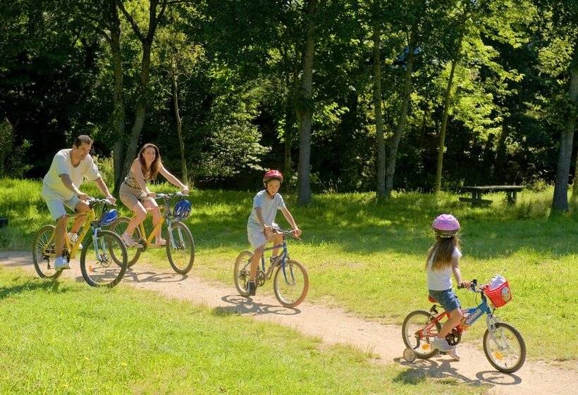 Village De Vacances Azureva Fournols