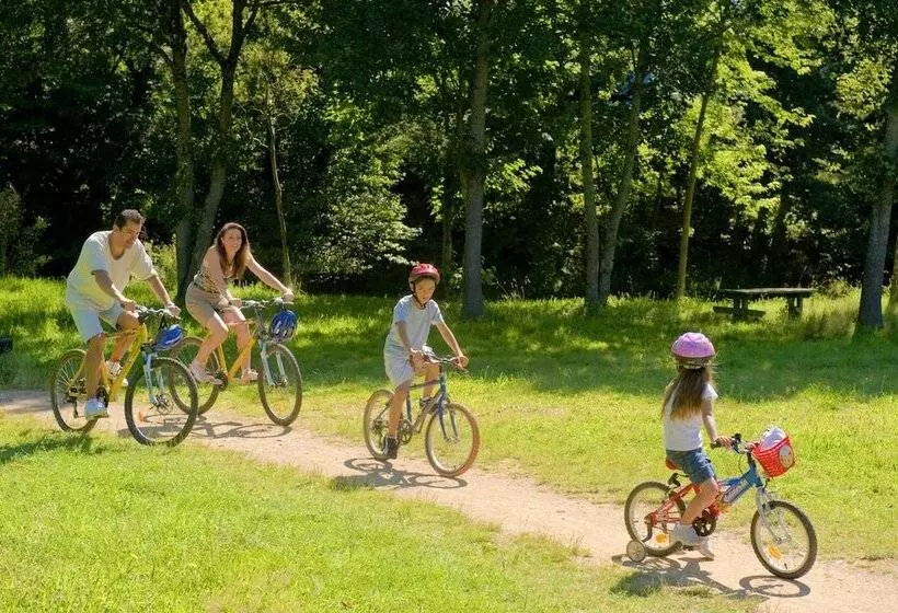 Village De Vacances Azureva Fournols