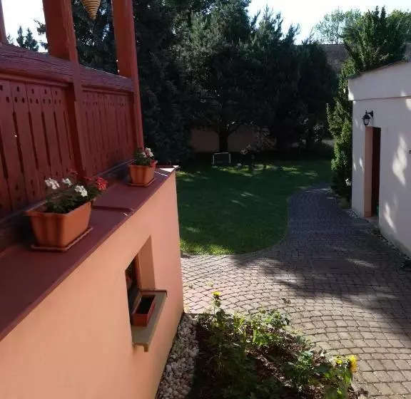 Aamiaismajoitus (B&B) Penzión Rodina