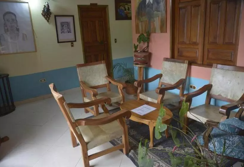 ホテル Atenas Jericó