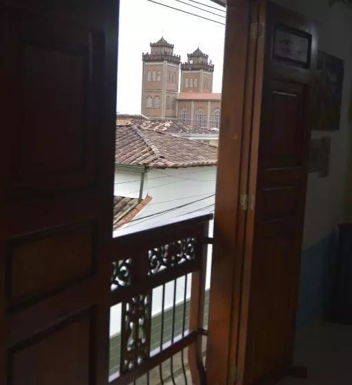 ホテル Atenas Jericó