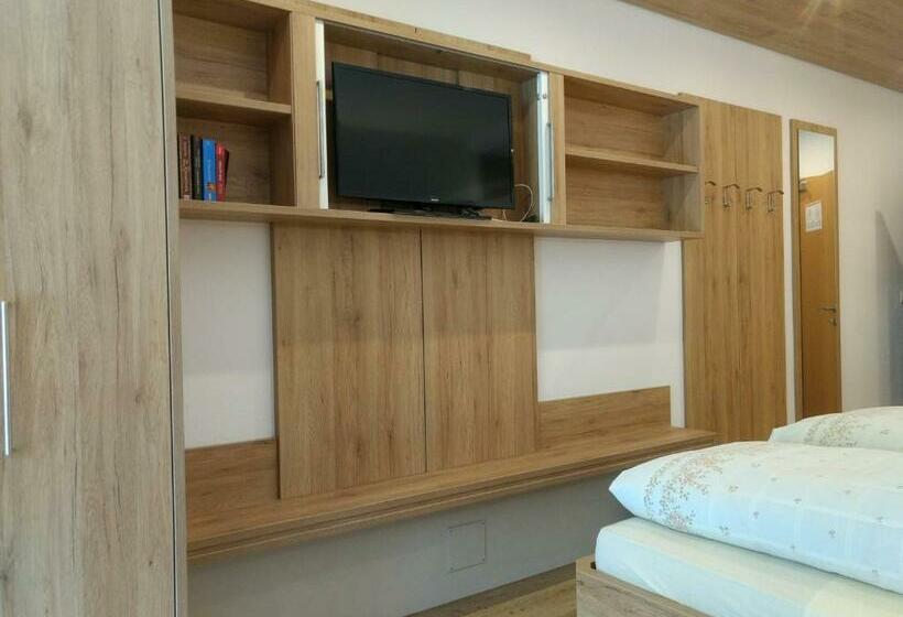 ホテル Gasthof Kreuzwirt