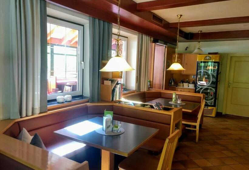 ホテル Gasthof Kreuzwirt