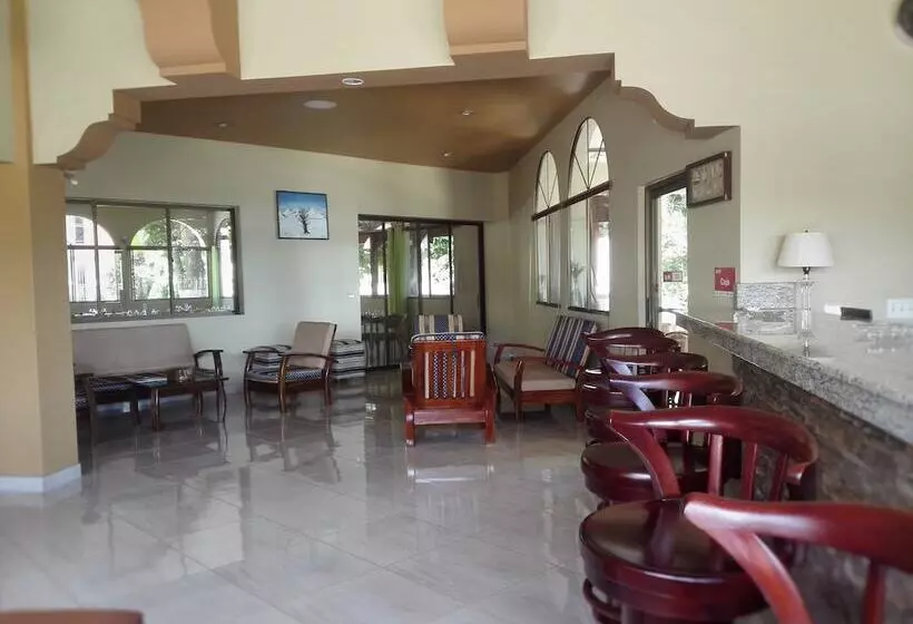 Hotelli Restaurante, Cigar Bar, Whisky Lounge, Hostal Suite Dos Visiones