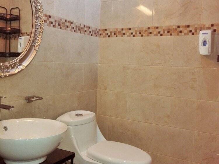 فندق Restaurante, Cigar Bar, Whisky Lounge, Hostal Suite Dos Visiones