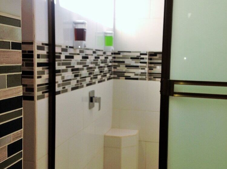 فندق Restaurante, Cigar Bar, Whisky Lounge, Hostal Suite Dos Visiones