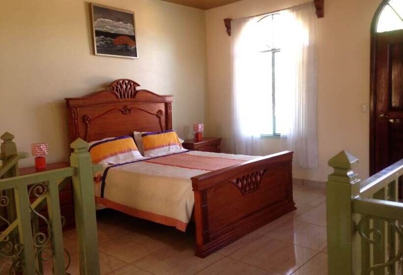 فندق Restaurante, Cigar Bar, Whisky Lounge, Hostal Suite Dos Visiones