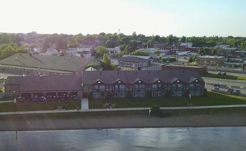 בית מלון כפרי Waterfront Inn