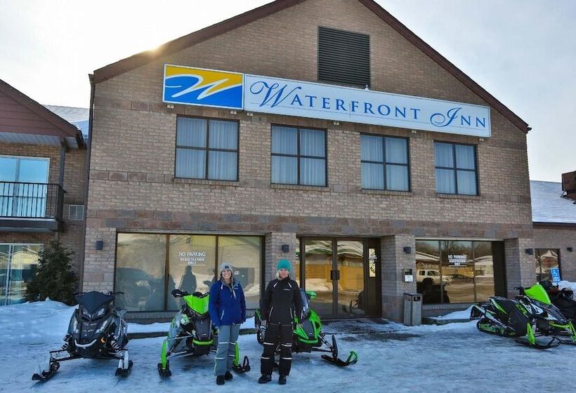 בית מלון כפרי Waterfront Inn