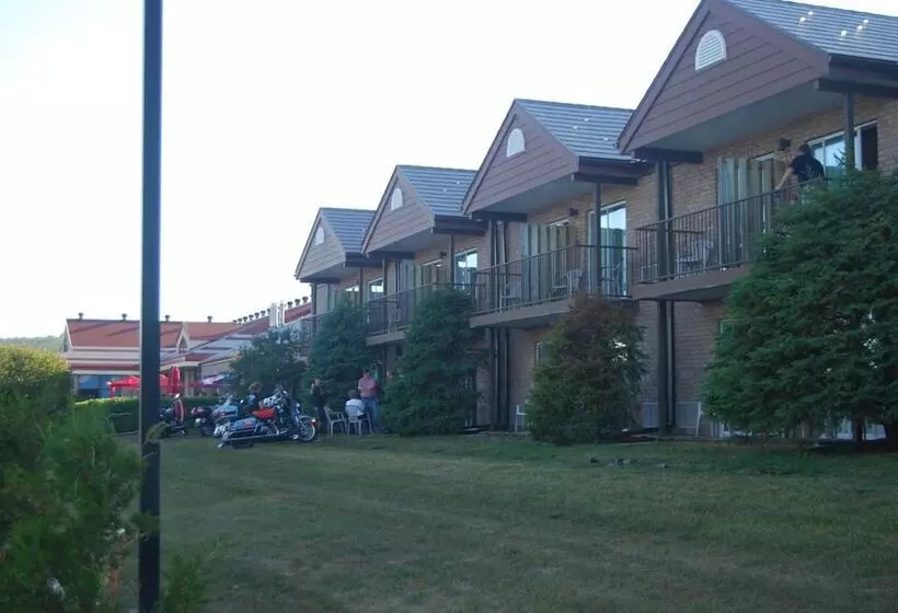 ホテル Waterfront Inn