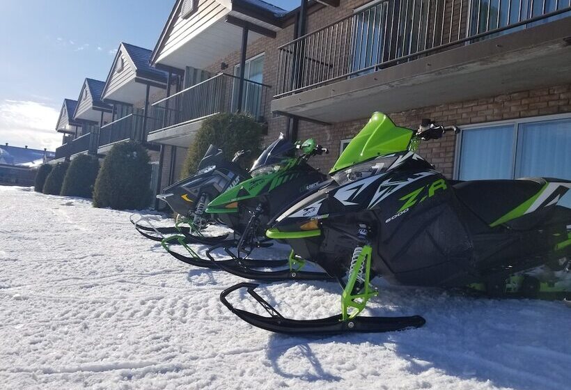 בית מלון כפרי Waterfront Inn