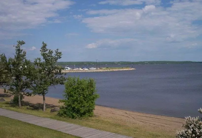 ホテル Waterfront Inn