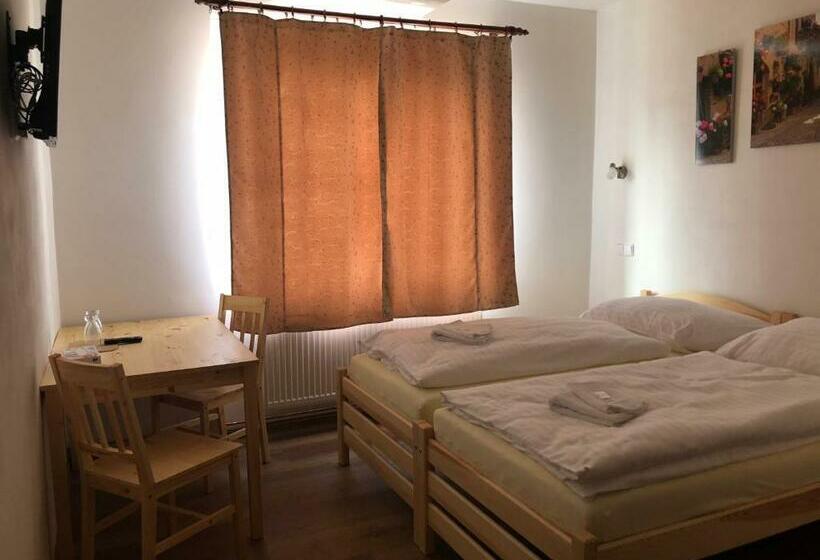 펜션 Penzion Hvězda Restaurace Dočasně Uzavřena