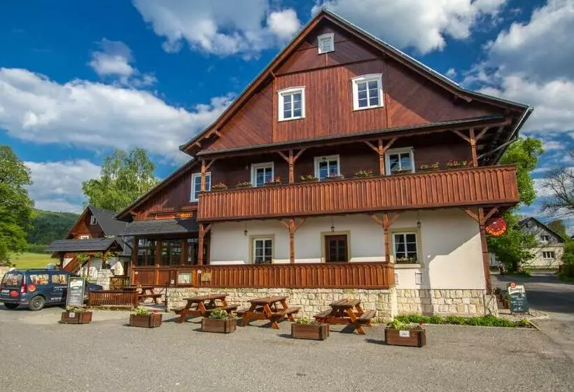 Apartmán Hotel Jítravský Dvorec