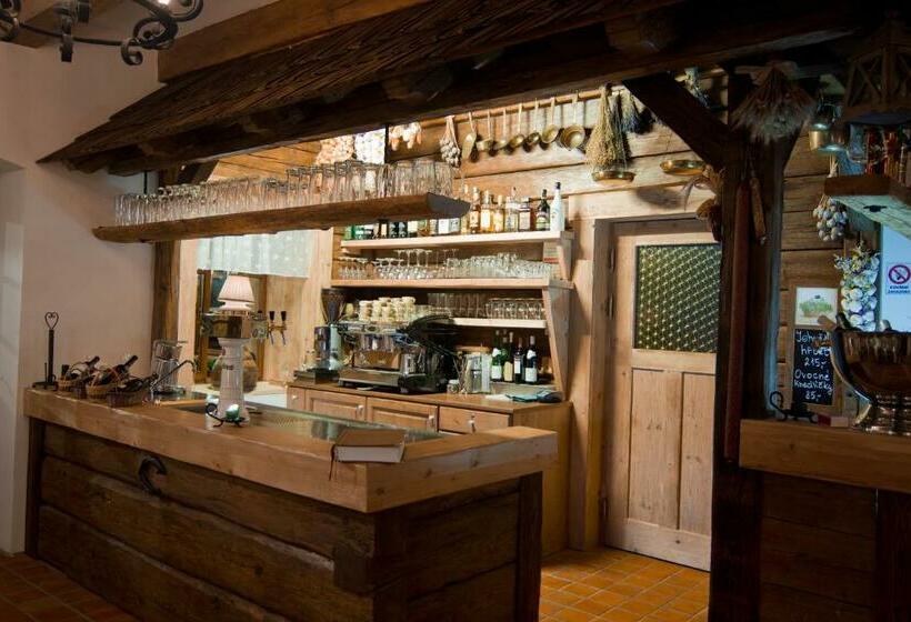 Apartmán Hotel Jítravský Dvorec