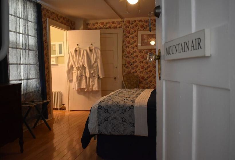 Harbour House Inn B&b