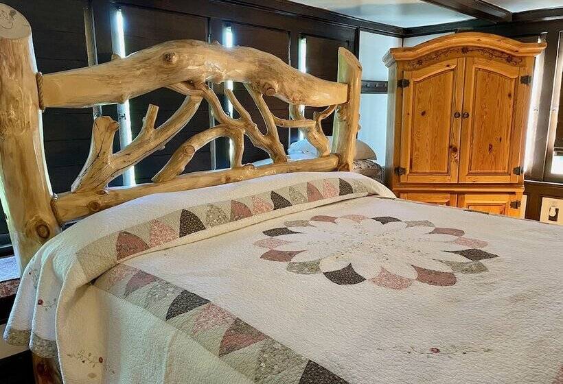 Harbour House Inn B&b