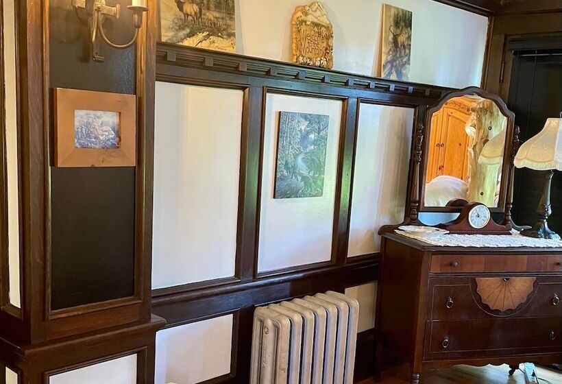 Harbour House Inn B&b