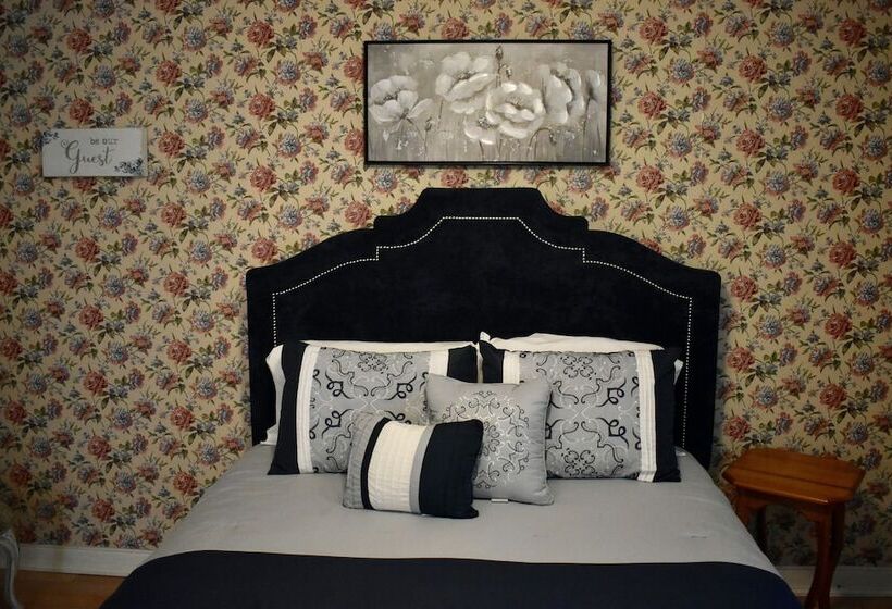 Harbour House Inn B&b