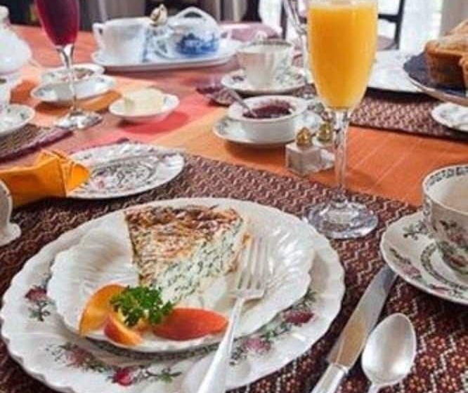 Harbour House Inn B&b