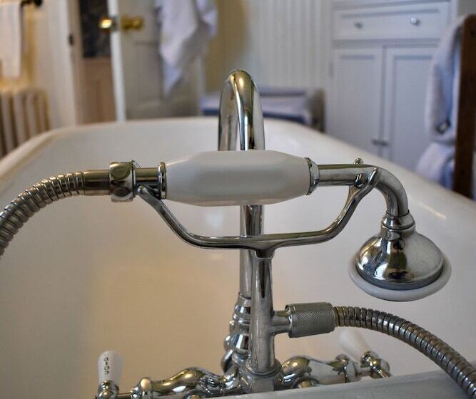 Harbour House Inn B&b