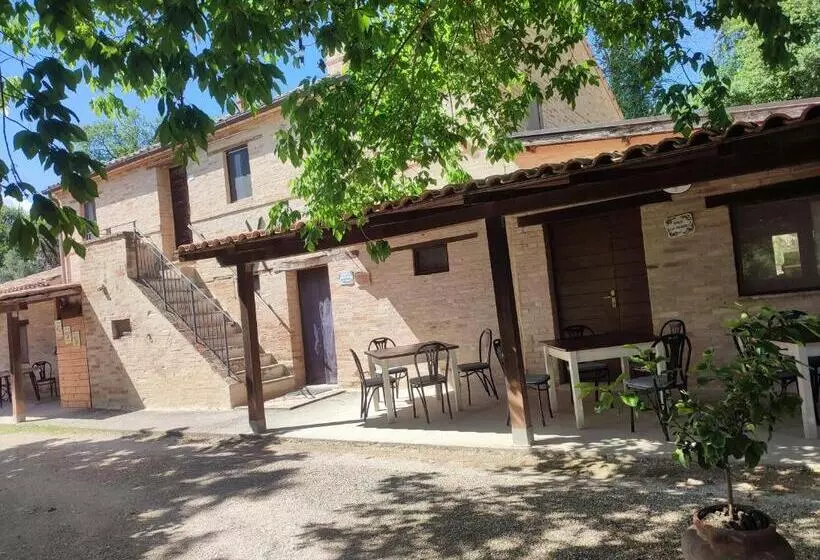 هتل Agriturismo Fonte Carella