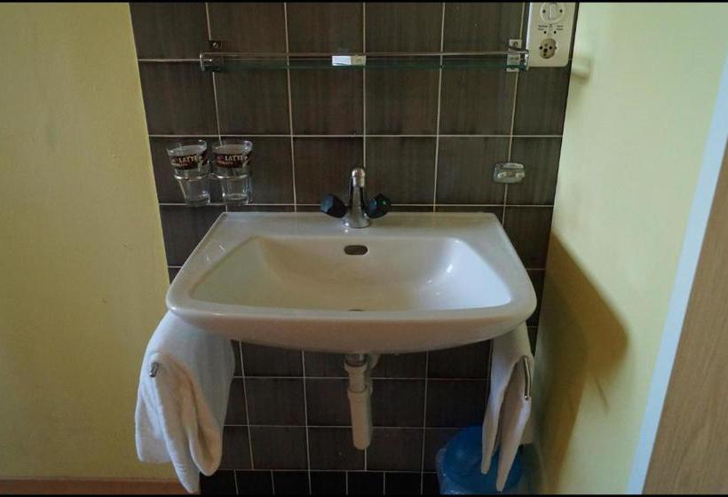 Отель Gasthof Kastanienbaum