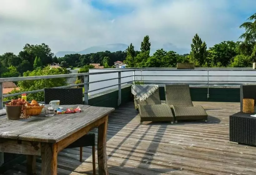 Hotelli Hôtel Restaurant Aldaburua