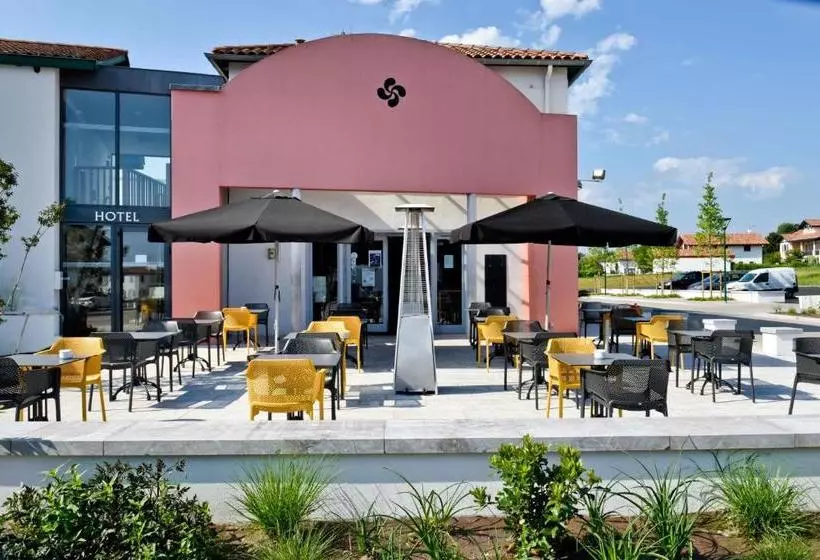 Hotelli Hôtel Restaurant Aldaburua