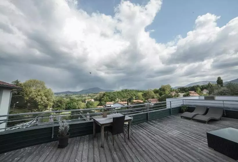 Hotelli Hôtel Restaurant Aldaburua