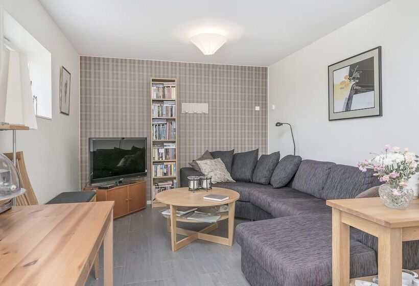 בית מלון כפרי Ljungs Fem Rum