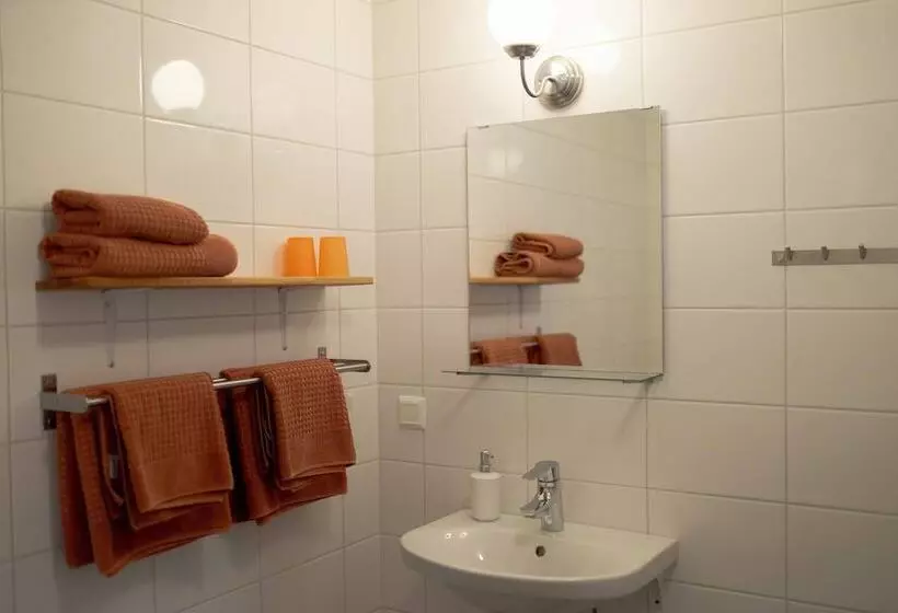 ホテル Ljungs Fem Rum