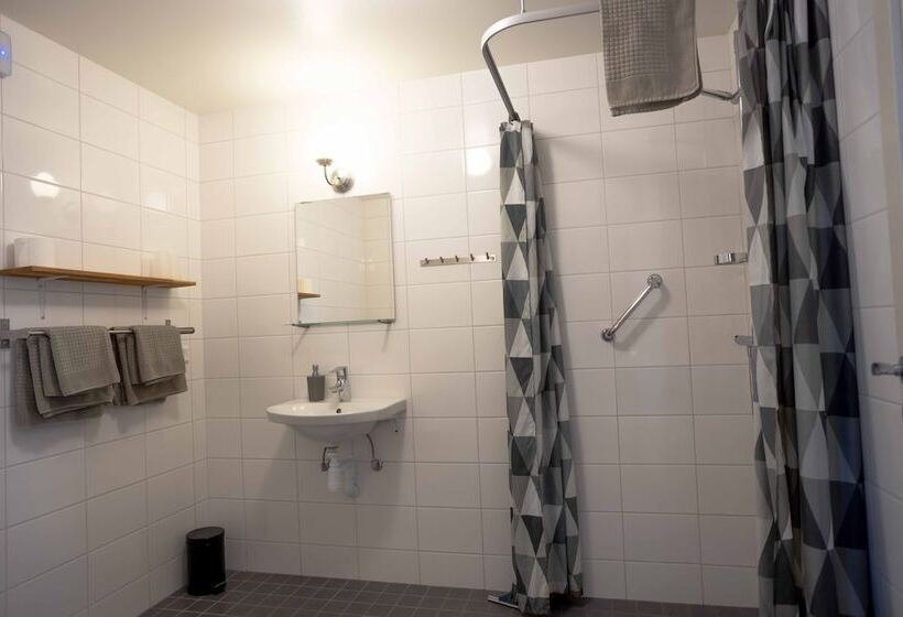 בית מלון כפרי Ljungs Fem Rum